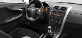 Toyota-Corolla-Altis-2010