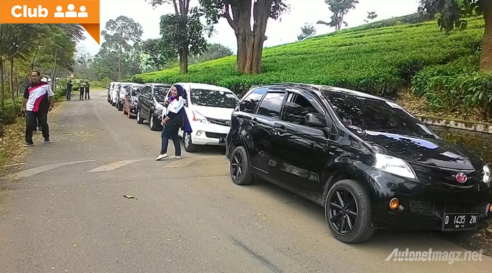 Berita, mobil-rombongan-TACI: Toyota Avanza Club Indonesia Baksos Korban Bencana Tanah Longsor di Pangalengan