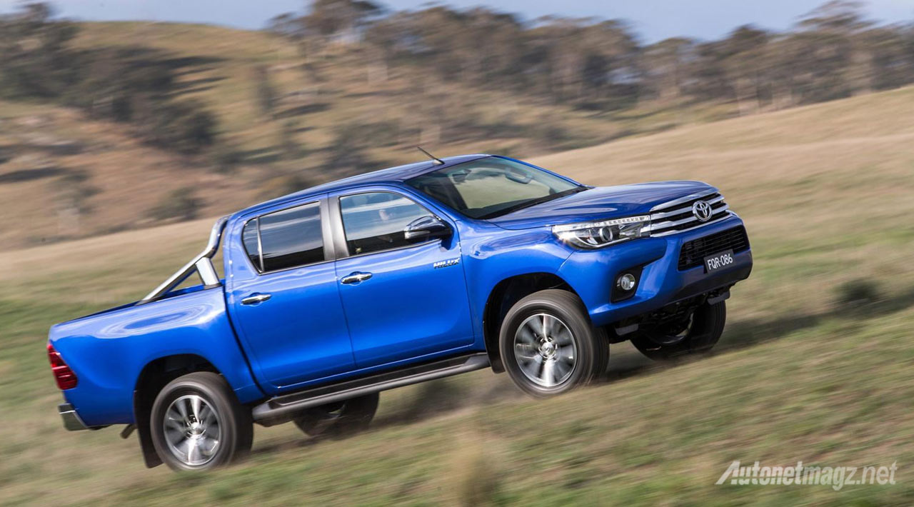 Mobil Baru, toyota-hilux-2015-running: Akhirnya Toyota Hilux 2015 Baru Resmi Diluncurkan