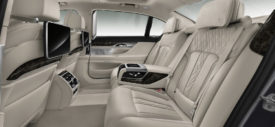 BMW-7-Series-G11-2016-ambient-cabin