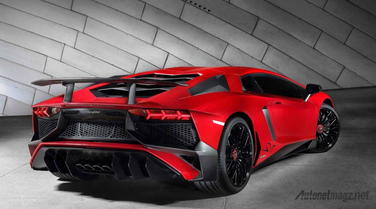 Berita, lamborghini-aventador-sv-rear-quarter: Masih Ingin Membeli Aventador SV? Lamborghini Segera Buatkan Versi Roadsternya