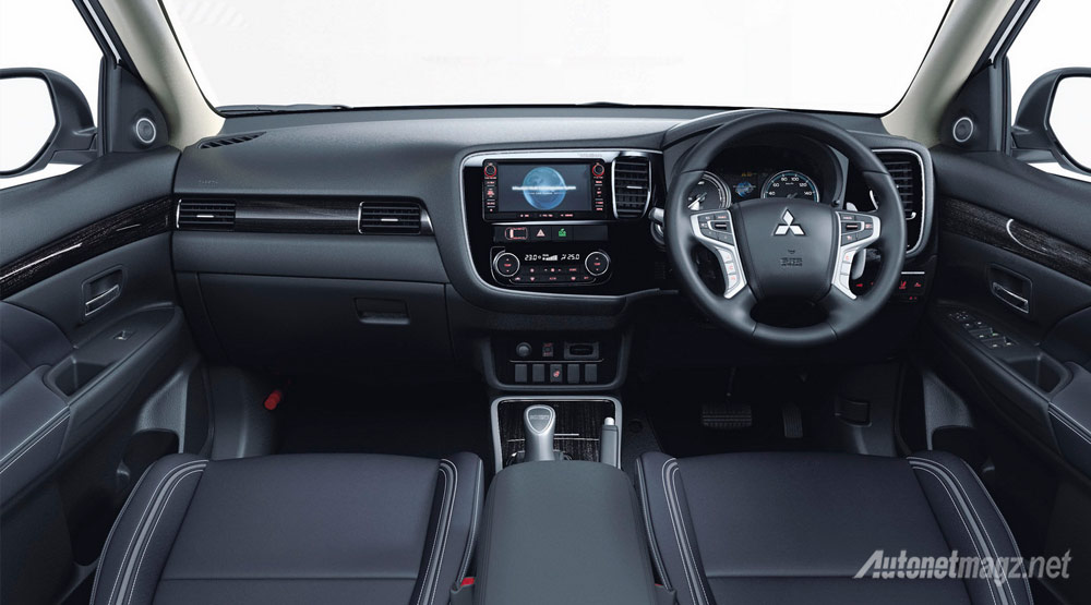 Berita, mitsubishi-outlander-facelift-PHEV-interior: Mitsubishi Outlander Facelift Siap Tanding di Kandang Sendiri
