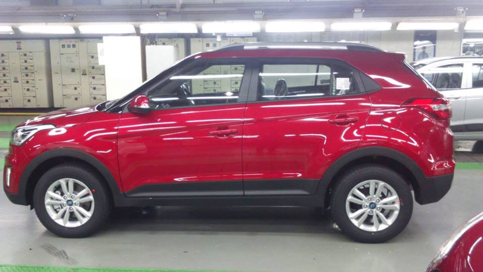 Berita, spy-shot-hyundai-creta-red: Small SUV Hyundai Creta Berkeliaran di Jalan Tanpa Penyamaran