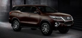2016-Toyota-Fortuner-Thailand-Audio