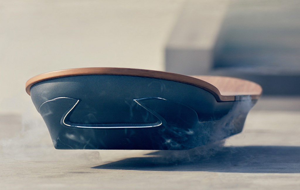 Berita, hoverboard-lexus: Keren, Lexus Coba Membuat Hoverboard yang Mampu Mengambang di Udara