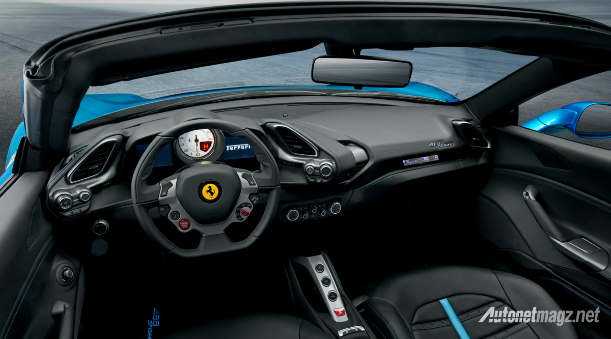 Berita, interior-ferrari-488-spider: Ferrari 488 Spider, Kuda Pacu Turbo Italia Kini Hadir Dengan Atap Terbuka