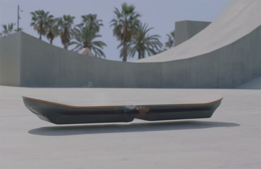 Berita, lexus-hoverboard: Keren, Lexus Coba Membuat Hoverboard yang Mampu Mengambang di Udara