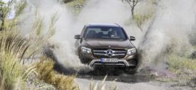 mercedes-benz-glc-class-launched-in-germany-offroad-front