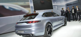 tampilan-Porsche-Panamera-Sport-Turismo-electric-vehicle-samping