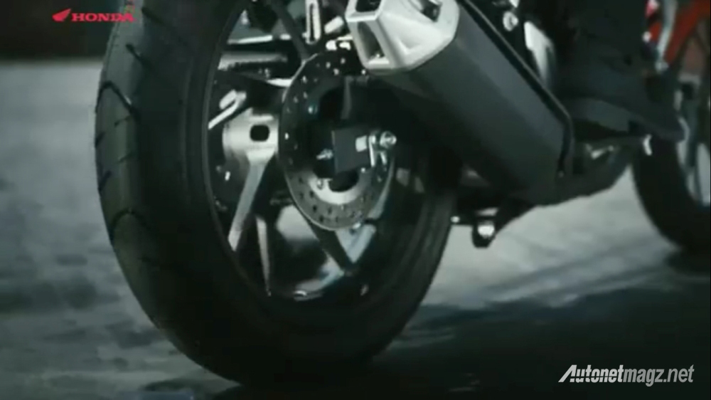 Berita, video-teaser-honda-cb150r-velg: Lagi, Honda Tebar Video Teaser Honda CB150R Facelift, Lagi-Lagi Siap Bulan Agustus!