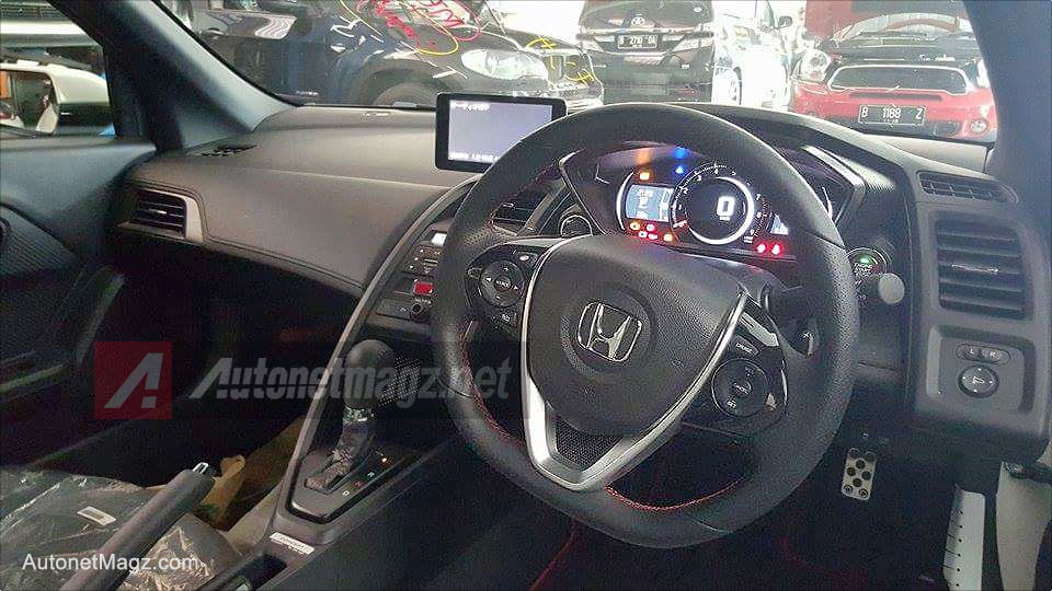 Berita, interior Honda S660 Indonesia: Honda S660 Sudah Sampai di Indonesia, Harganya 800 Jutaan!