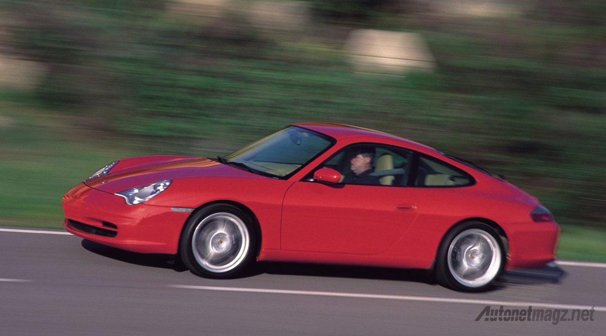 Berita, porsche-911-2002: Gila, Iphone 4S dan 5S Diuji Coba Menjadi Kampas Rem Pada Porsche 911!