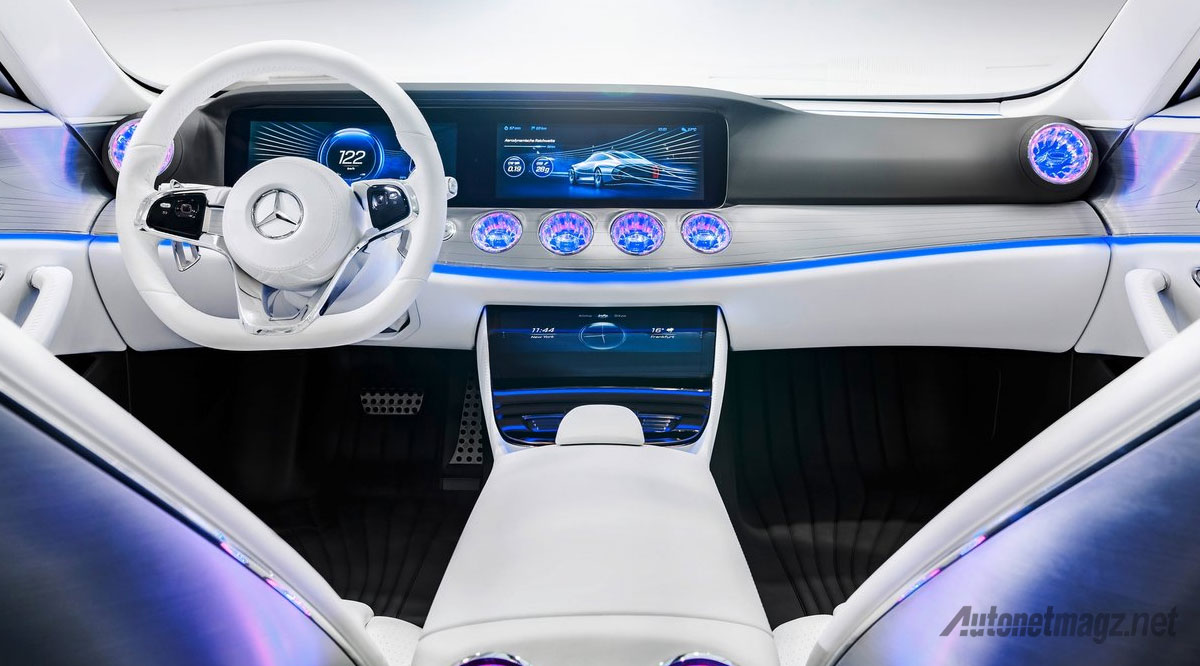Berita, interior-mercedes-benz-iaa-concept: Mercedes Benz IAA Concept Tunjukkan Mobil Pintar yang Bisa Berubah Bentuk Tergantung Kecepatan