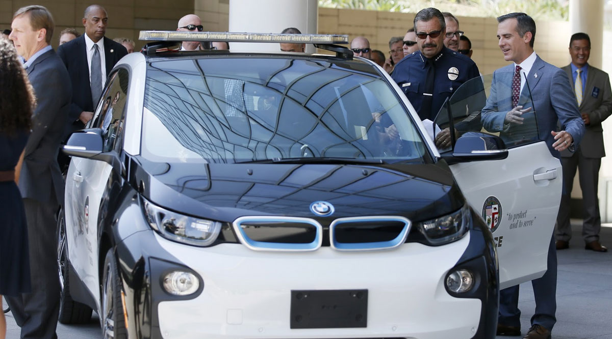 Berita, mobil-polisi-bmw-i3: Wow, Kepolisian Los Angeles Dapatkan BMW i3 dan Tesla Model S Sebagai Pasukan Baru!
