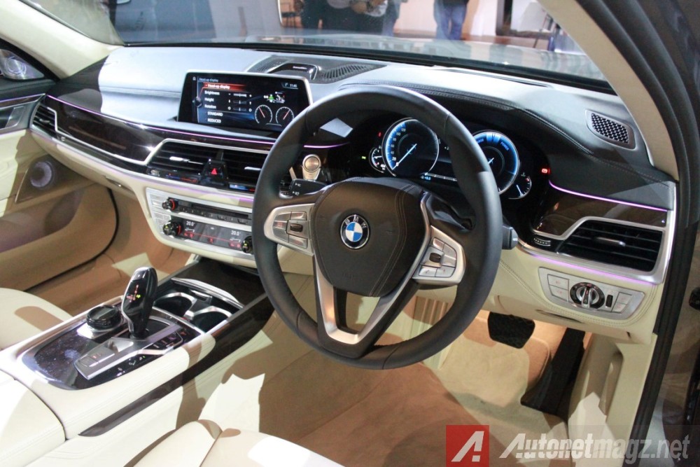BMW, 2016-BMW-7-Series-Cabin: BMW Seri 7 2015 Resmi Diluncurkan Di Indonesia, Driving Luxury