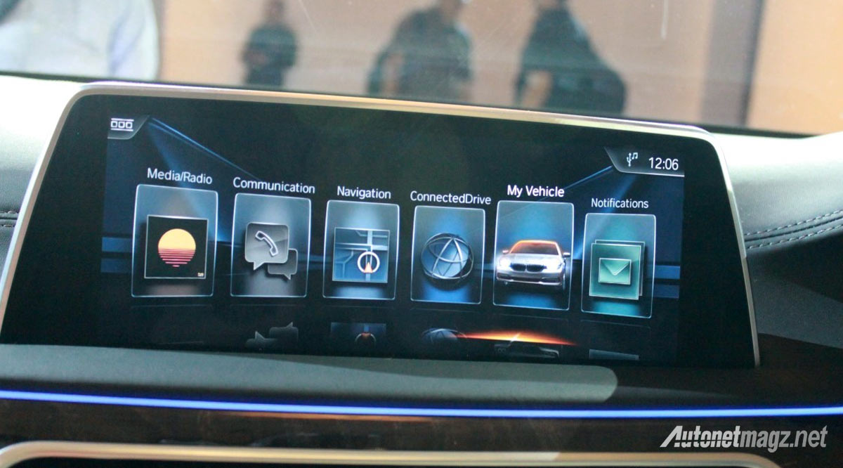 Berita, idrive-screen-bmw-seri-7: First Impression Review BMW 7 Series, Sedan Premium Tercanggih Saat Ini!