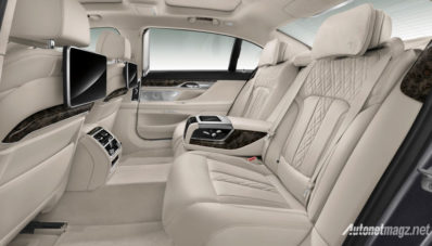 First Impression Review BMW 7 Series, Sedan Premium Tercanggih Saat Ini! First Impression Review BMW 7 Series, Sedan Premium Tercanggih Saat Ini!