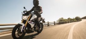 BMW-G310R-pearl-white-cover