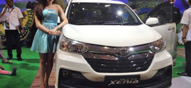Honda BR-V putih di pameran Jakarta Auto Show JAS 2015