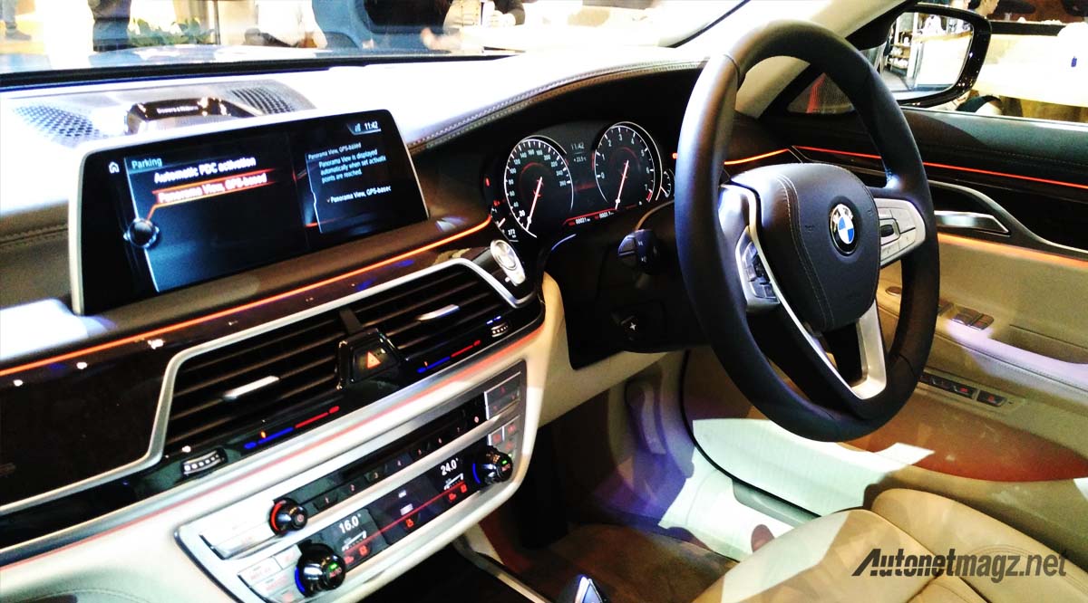 Berita, dashboard bmw 7 series: Layanan BMW Individual Suguhkan Personalisasi Premium Tanpa Batas Bagi Konsumen BMW Indonesia