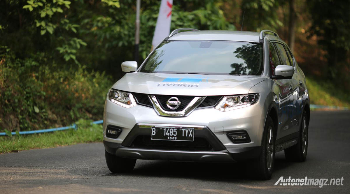 Berita, nissan x trail hybrid front: Nissan X-Trail Hybrid Dibanderol 625 Juta Rupiah, Pemesanan Sudah Mencapai Tujuh Unit