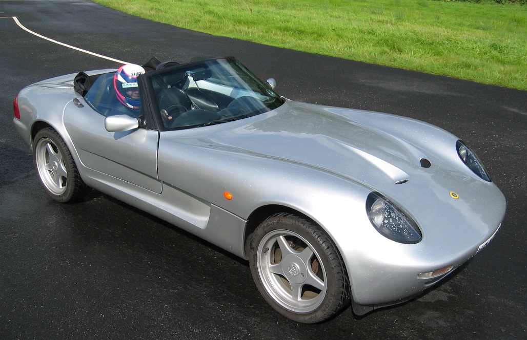 Berita, caterham-21: Mengenal Caterham, Pembuat Sports Car Ringan Dari Inggris