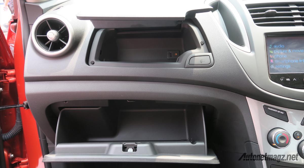Berita, glovebox chevrolet trax: First Impression and Test Drive Review Chevrolet Trax LTZ 1.4 Turbo A/T