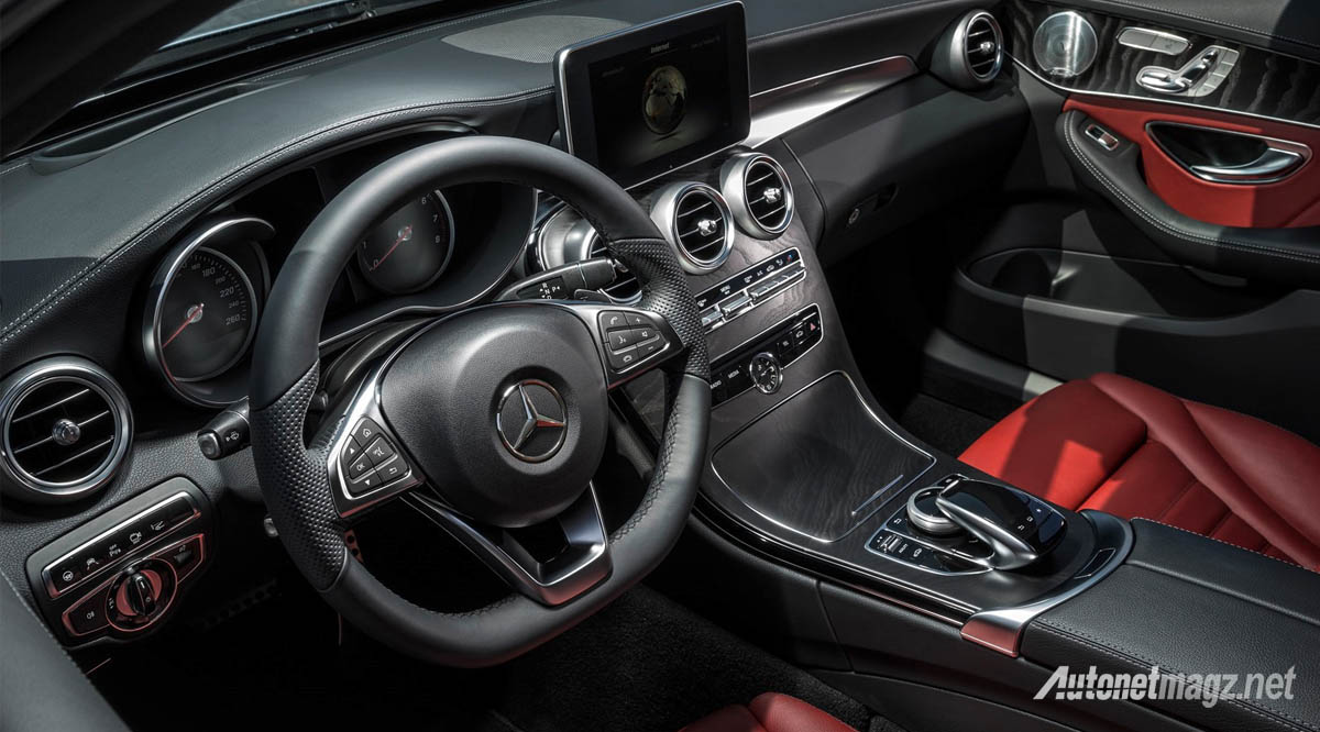 Berita, mercedes benz c class interior: Malfungsi Power Steering Elektrik, Mercedes Benz C-Class Kena Recall di Amerika Serikat