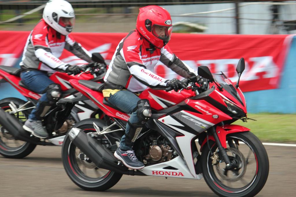 Honda, Honda CBR 150 R Test Drive: All New Honda CBR 150 R Diluncurkan, Lebih Sangar Bro!