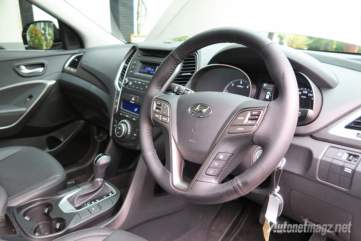 Berita, Interior dashboard Hyundai Santa Fe facelift baru 2016: Preview Hyundai Santa Fe Facelift 2016 Indonesia