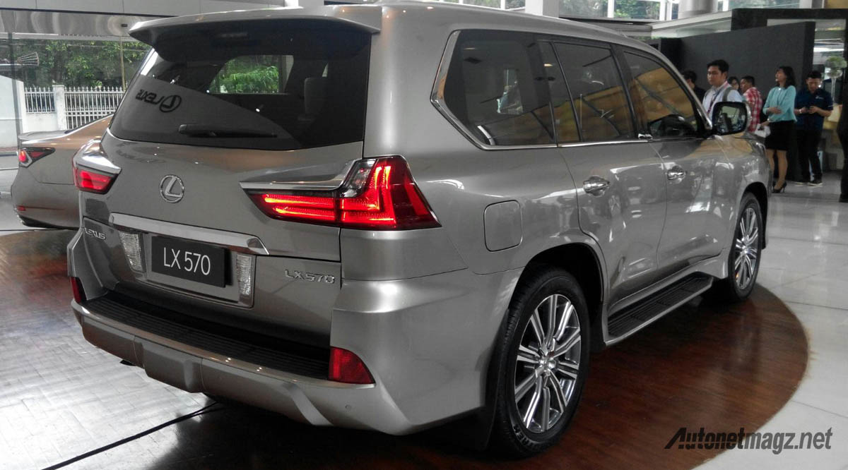 Berita, lexus lx570: Lexus Indonesia Resmi Hadirkan GS200t dan LX570 Terbaru