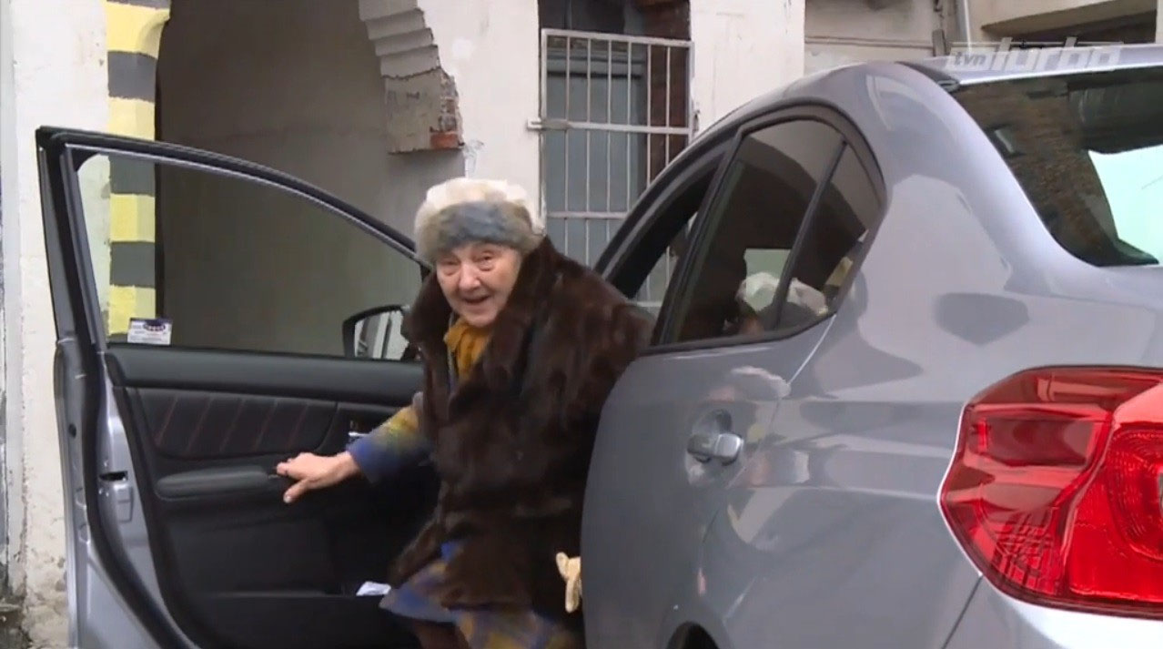 Berita, nenek pemilik subaru wrx sti: Gokil, Nenek Berusia 81 Tahun Pakai Subaru WRX STI Sebagai Mobil Harian!