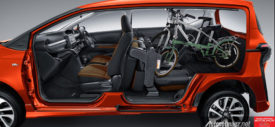 Interior dashboard Toyota Sienta Indonesia berbeda dengan versi Jepang