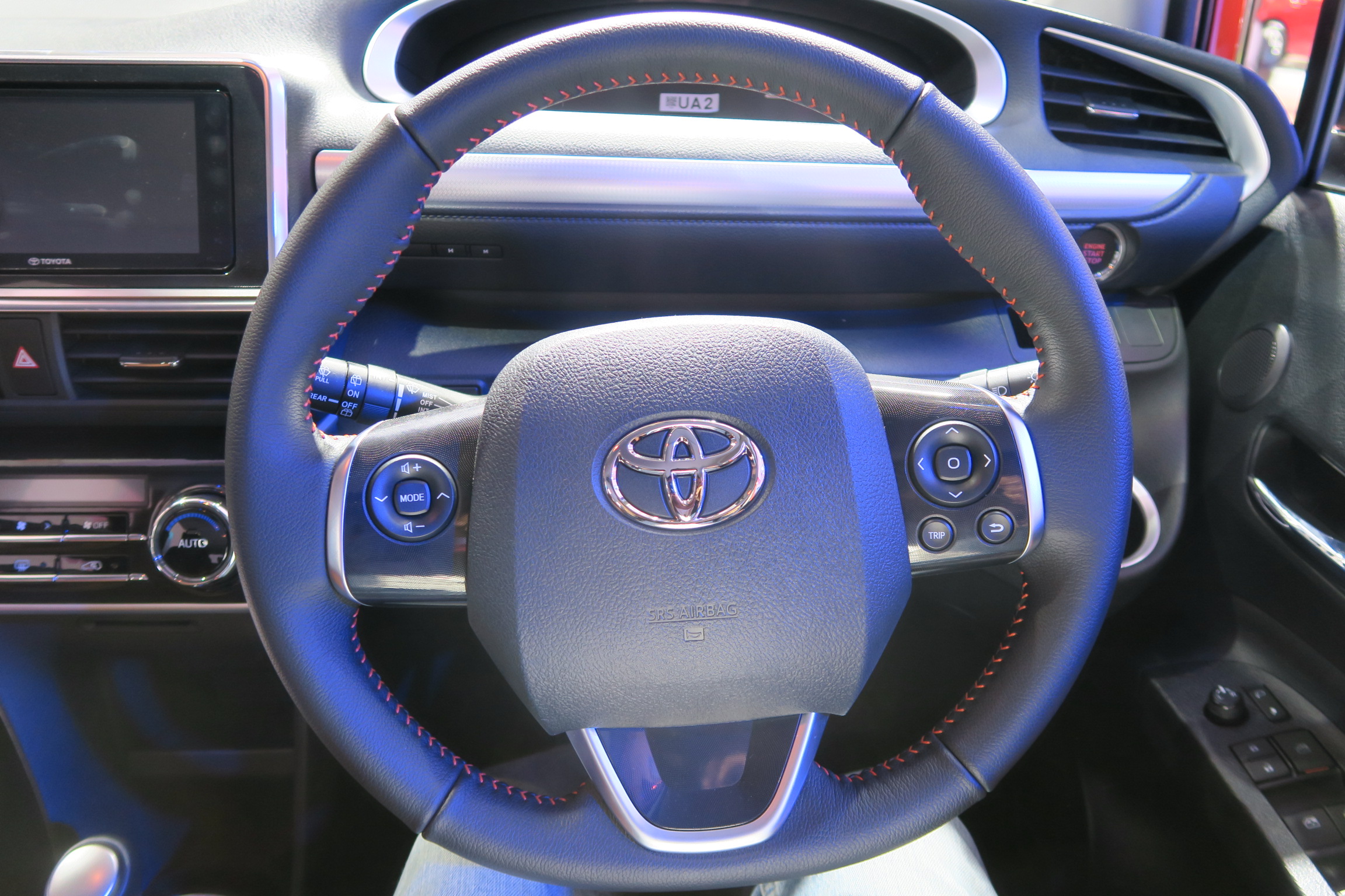 Toyota, Setir Toyota Sienta: First Impression Review Toyota Sienta Indonesia Tipe Q