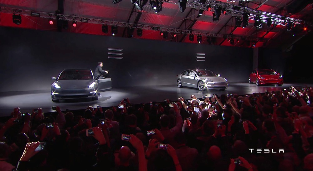International, Tesla-Model-3-launching: Ini Dia Tesla Model 3 Yang Lebih Kompak dan Tetap Kencang