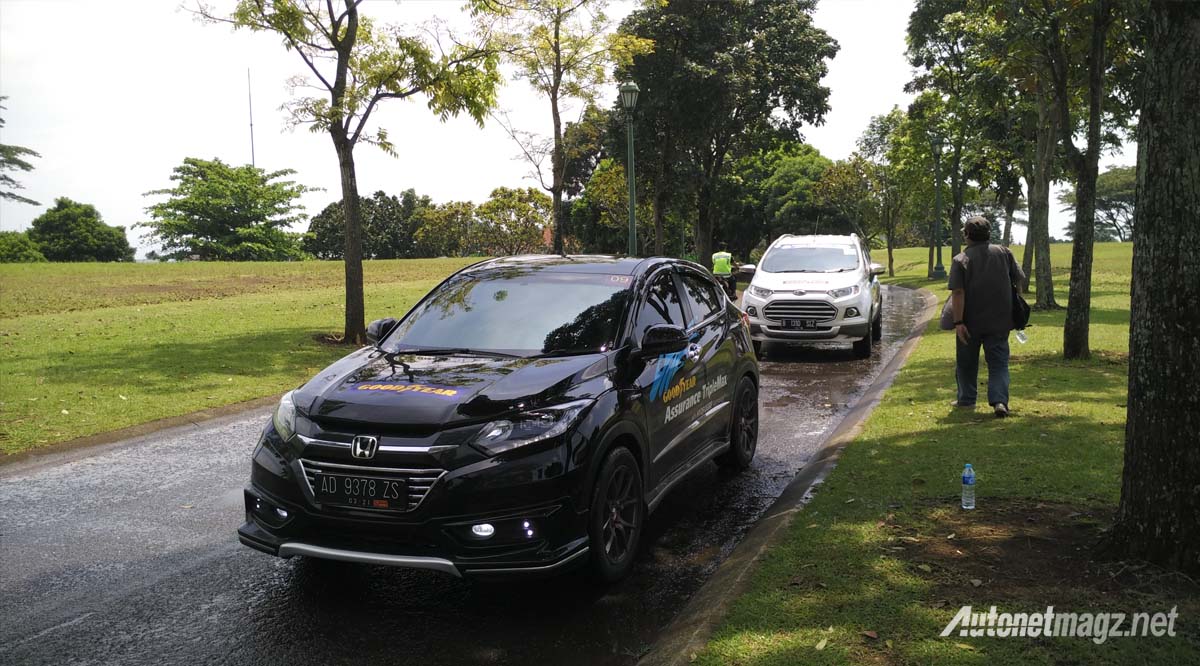 Berita, goodyear tire trial honda hr-v dan ford ecosport: Tire Trial Goodyear Assurace Triplemax, Janjikan Kehandalan di Jalan Basah