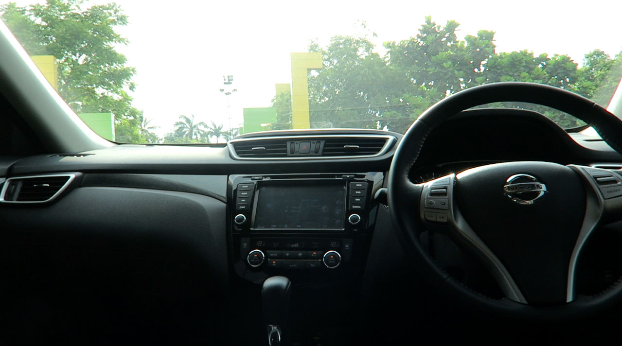 Mobil Baru, Interior-Nissan-X-Trail-Indonesia-Dashboard-cabin: Review Nissan X-Trail 2.5 CVT: Refine and Reasonable