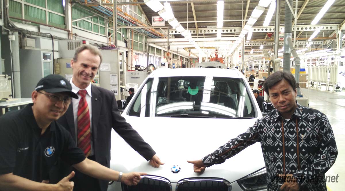 BMW, proses perakitan final bmw x1 indonesia: Intip Lini Perakitan BMW Indonesia, 1 Mobil Selesai Tiap 40 Menit