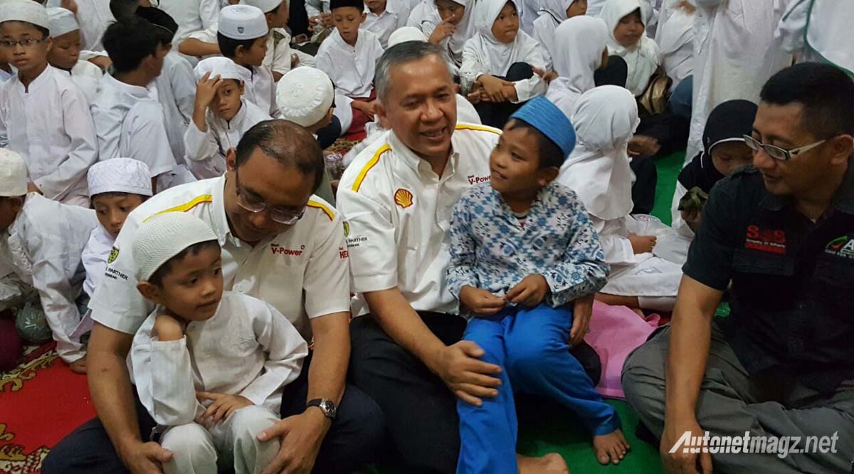 Nasional, shell indonesia buka puasa bersama anak panti asuhan: Shell Indonesia Ajak Konsumennya Berbagi Dengan Anak Panti Asuhan