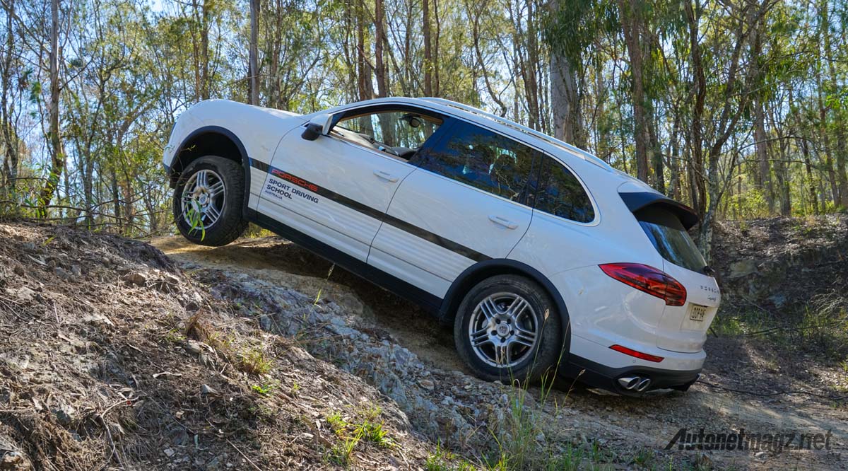 Event, Porsche Macan offroad: Porsche Sport Driving School Masuki Babak Baru di Australia