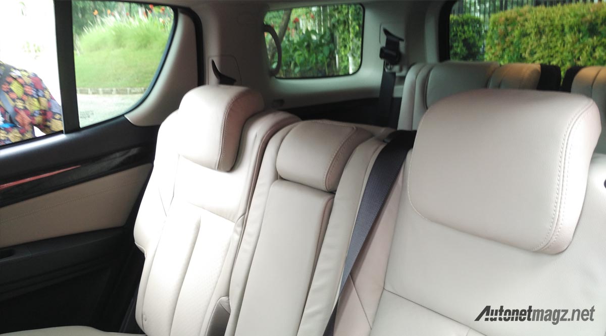 International, Isuzu MU-X facelift interior: Isuzu MU-X dan D-Max Facelift Diperkenalkan Hari Ini