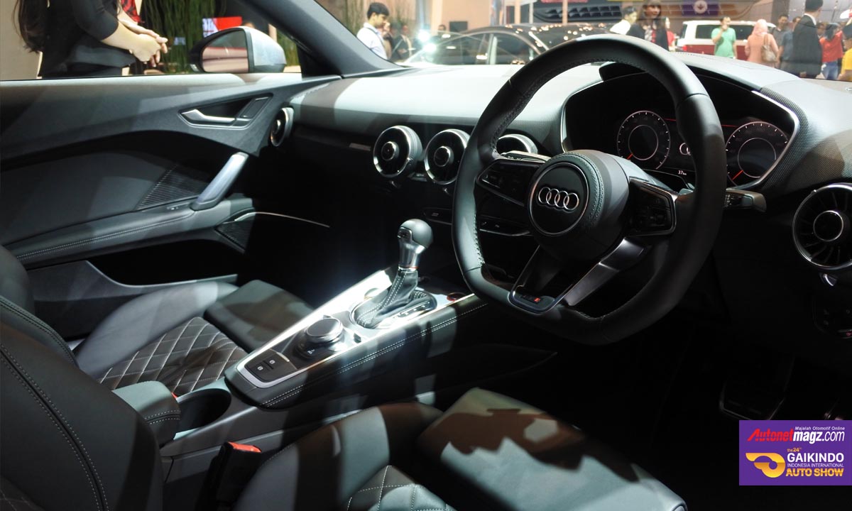 Audi, audi tt-s interior: Audi TT-S Siap Pikat Penggila Performa di GIIAS 2016