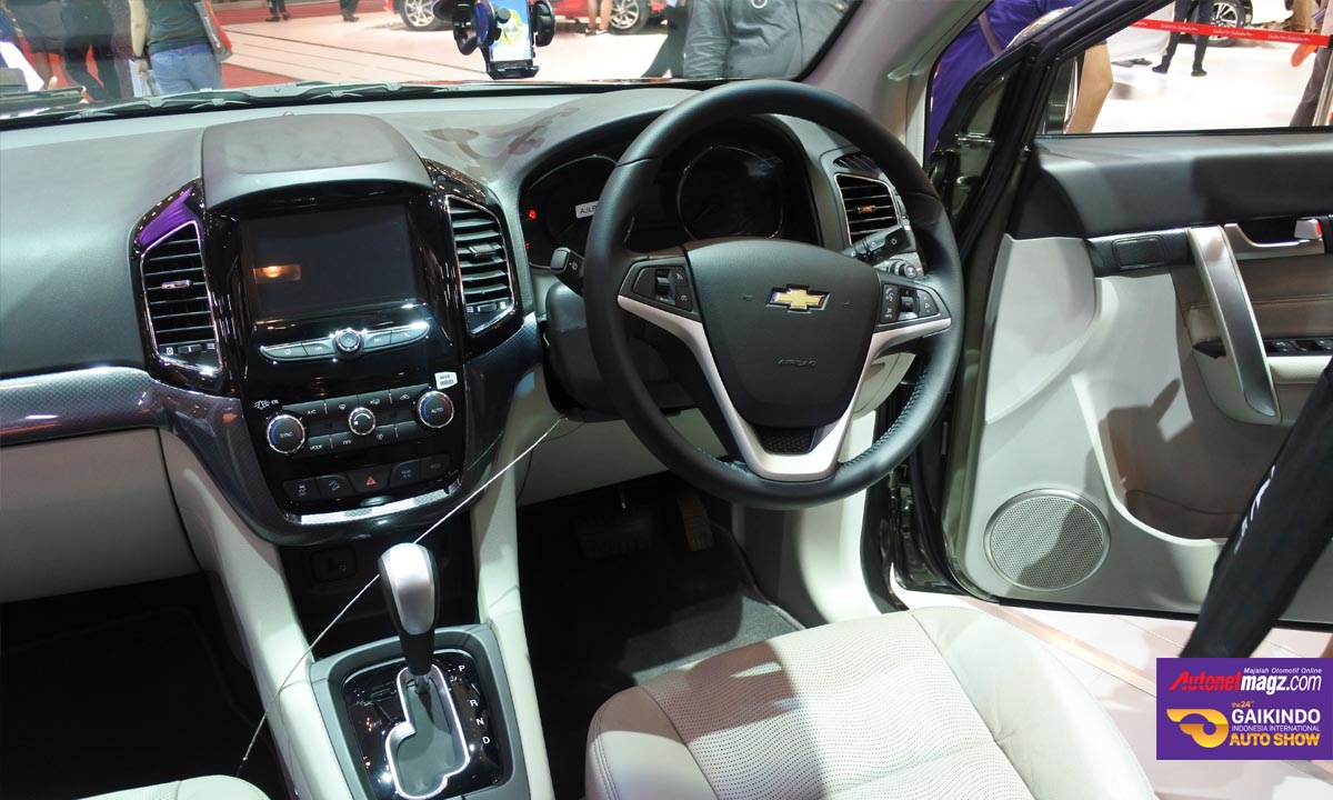 Chevrolet, chevrolet captiva facelift dashboard giias 2016: Chevrolet Captiva Facelift Unjuk Gigi di GIIAS 2016