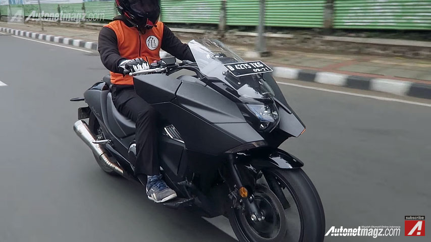 Berita, harga-honda-big-bike-nm4-vultus-indonesia: Honda NM4 Vultus Review : Kamen Rider Bike !
