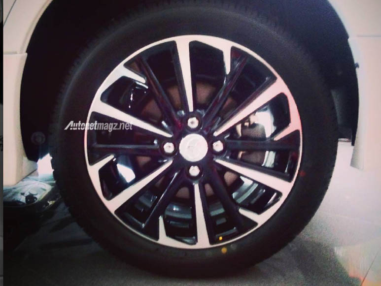 Mobil Baru, toyorta-yaris-trd-sportivo-wheels: Toyota Yaris TRD Sportivo Turut Berbenah, Apa Yang Baru?