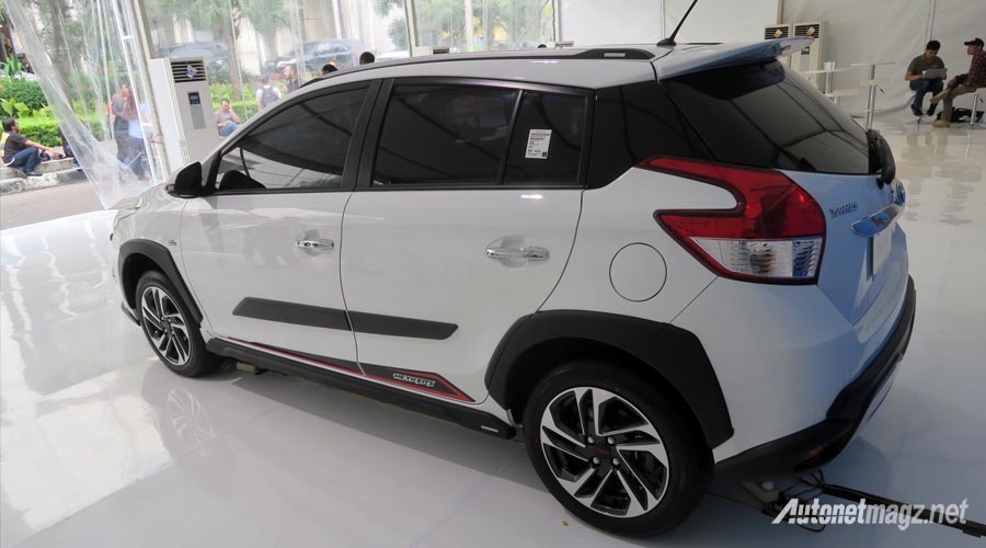 International, harga-toyota-yaris-heykers: Toyota Yaris Heykers Hadir, Sajikan Gaya Crossover Funky