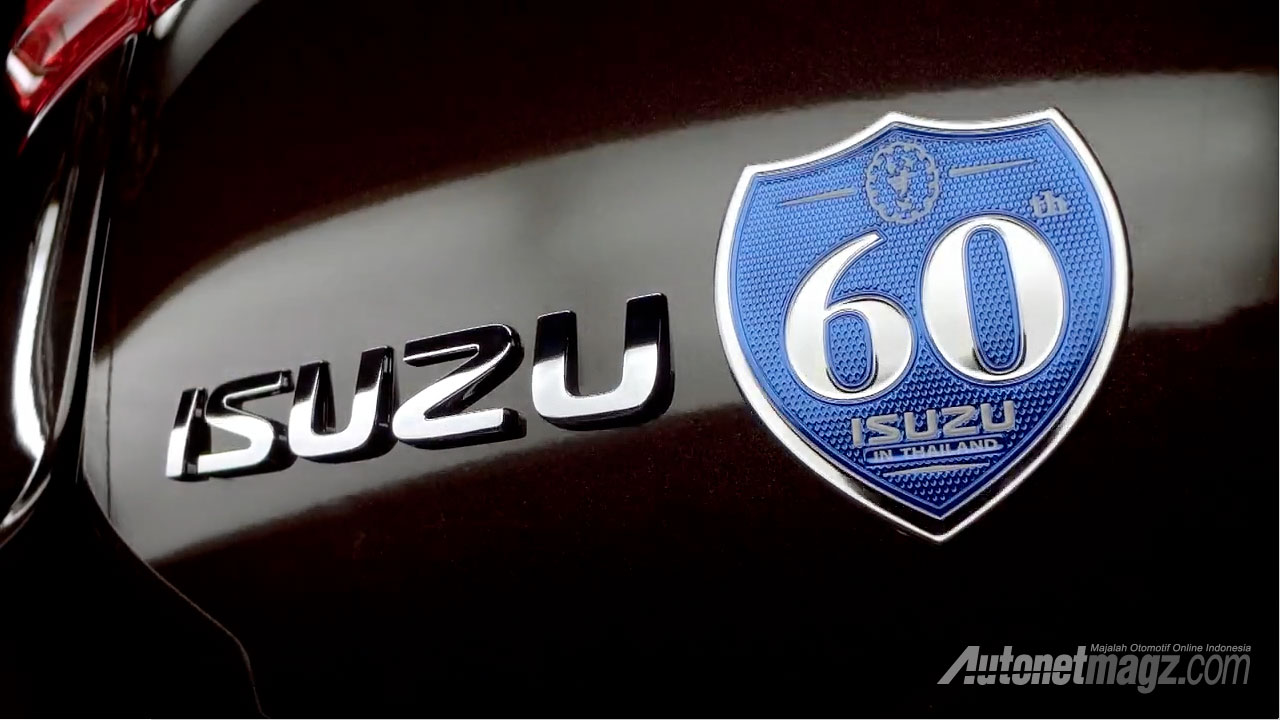 Isuzu, Isuzu 60th in Thailand badge emblem: Teaser Isuzu MU-X Facelift 2017 Mengudara di Thailand.