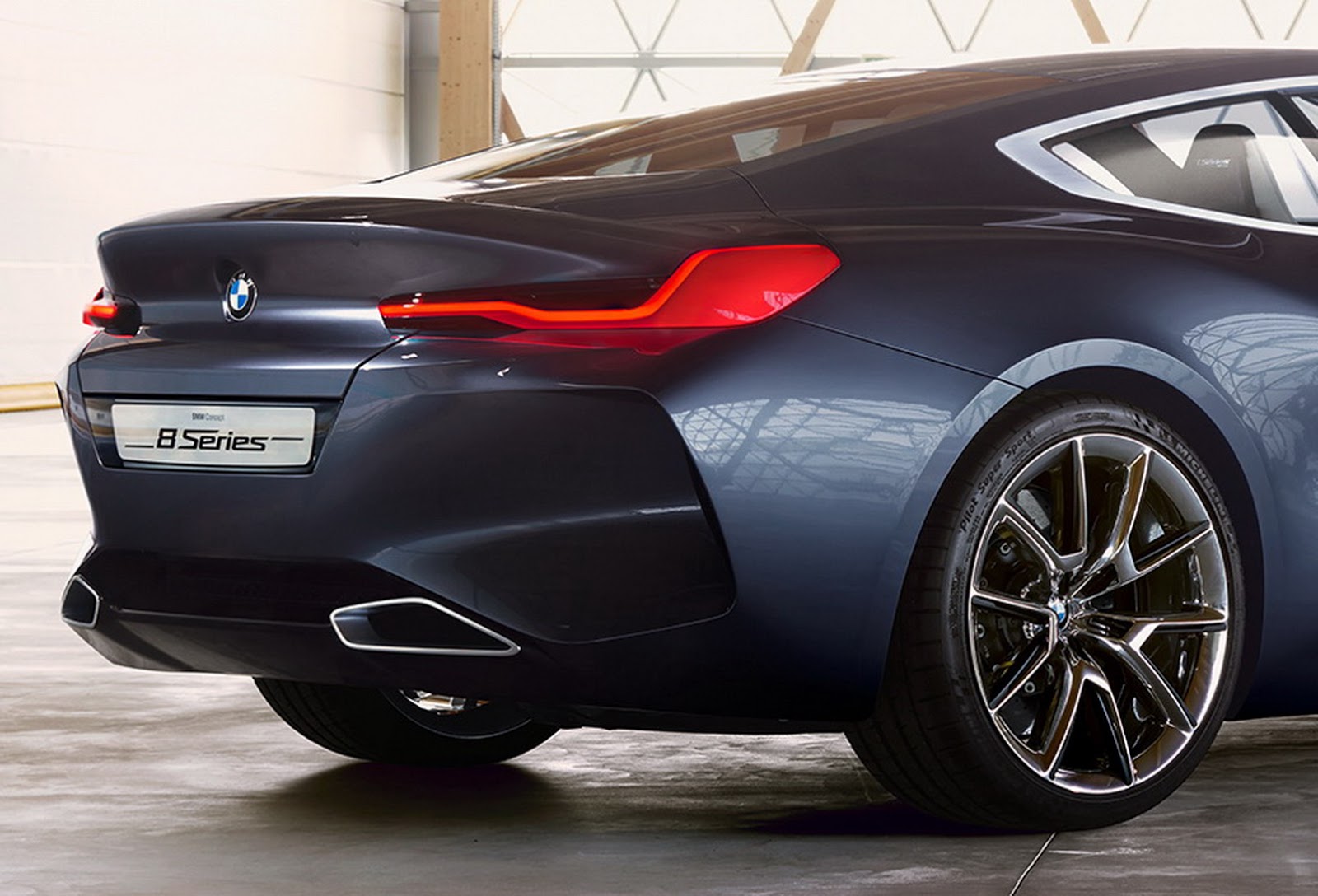 BMW, BMW-2019-8-Series-Concept-01: Akhirnya BMW Seri-8 Resmi Ditunjukkan ke Khalayak Ramai