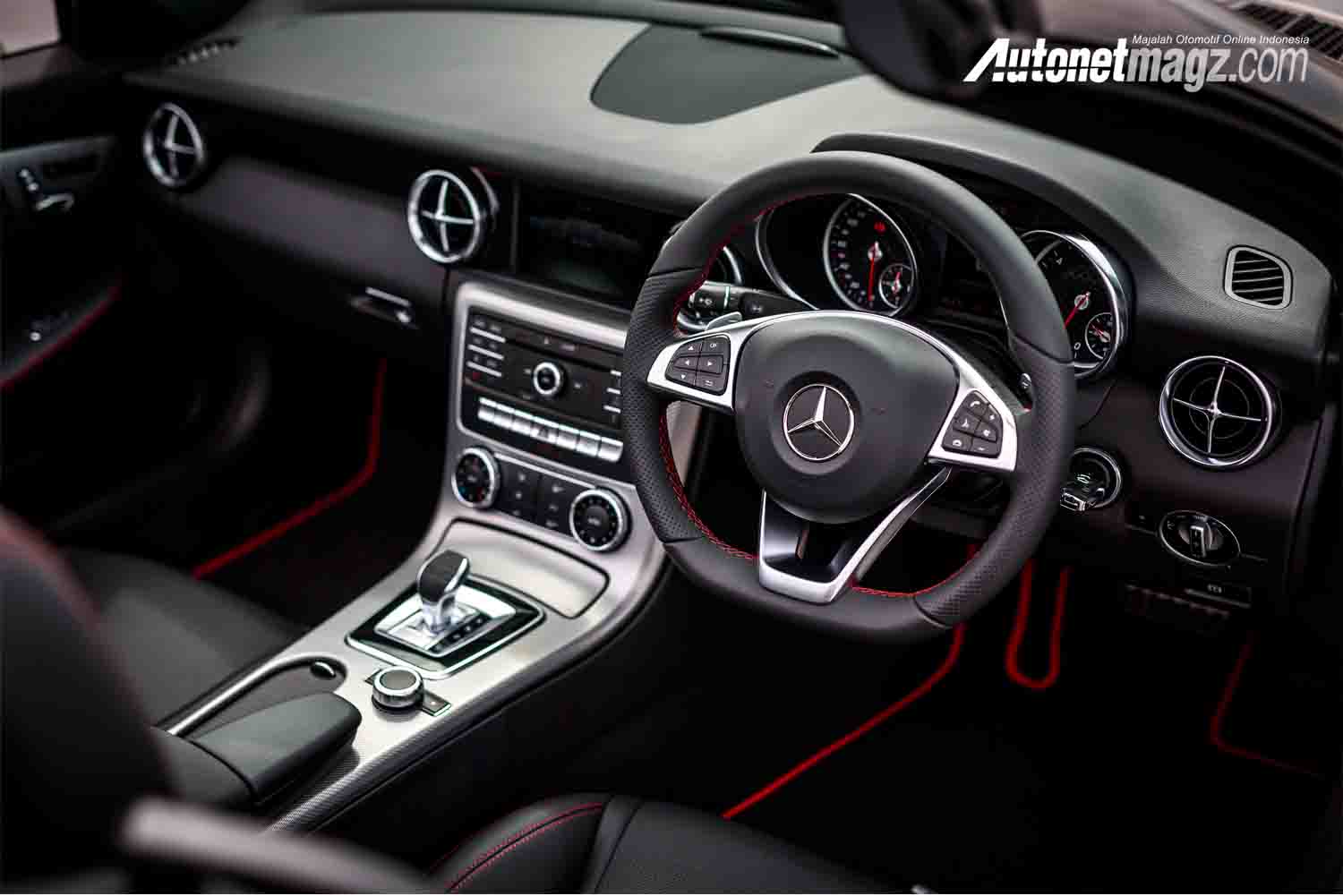 Berita, interior Mercedes Benz SLC 180 AMG Line: Mercedes-Benz SLC 180, Kelas Entry level 156 hp