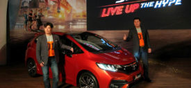 Honda begins deliveries of the 2013 Fit EV